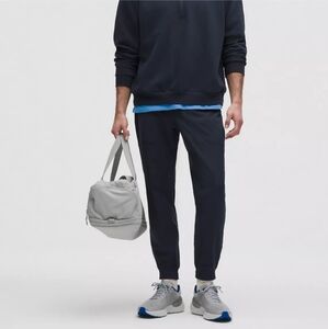 Lululemon ABC Short Joggers in Black